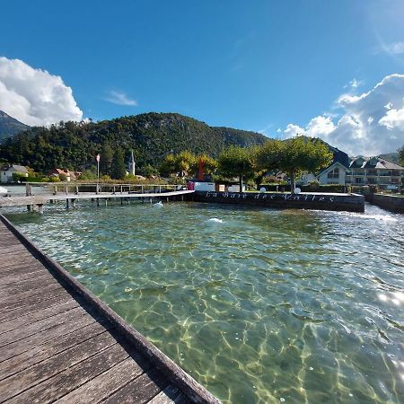 Au Bord Du Lac D'Annecy, Logement Type Loft, Dans Residence Avec Plage Et Ponton Privee Duingt Bagian luar foto