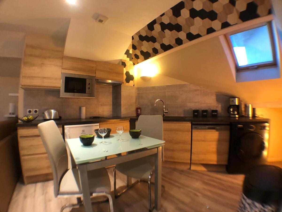 Au Bord Du Lac D'Annecy, Logement Type Loft, Dans Residence Avec Plage Et Ponton Privee Duingt Bagian luar foto