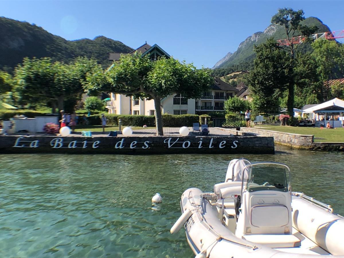 Au Bord Du Lac D'Annecy, Logement Type Loft, Dans Residence Avec Plage Et Ponton Privee Duingt Bagian luar foto
