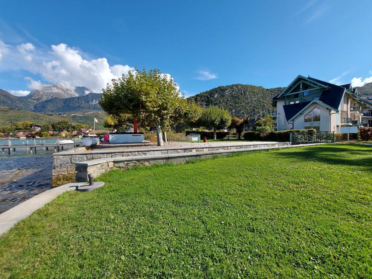 Au Bord Du Lac D'Annecy, Logement Type Loft, Dans Residence Avec Plage Et Ponton Privee Duingt Bagian luar foto